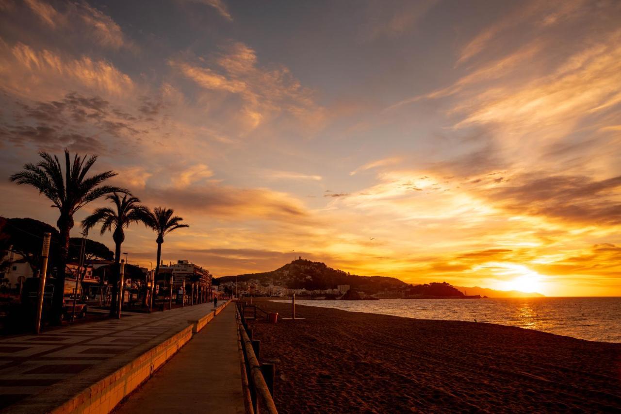 Apartamento Septimo Cielo Primera Linea De Mar Бланес Экстерьер фото